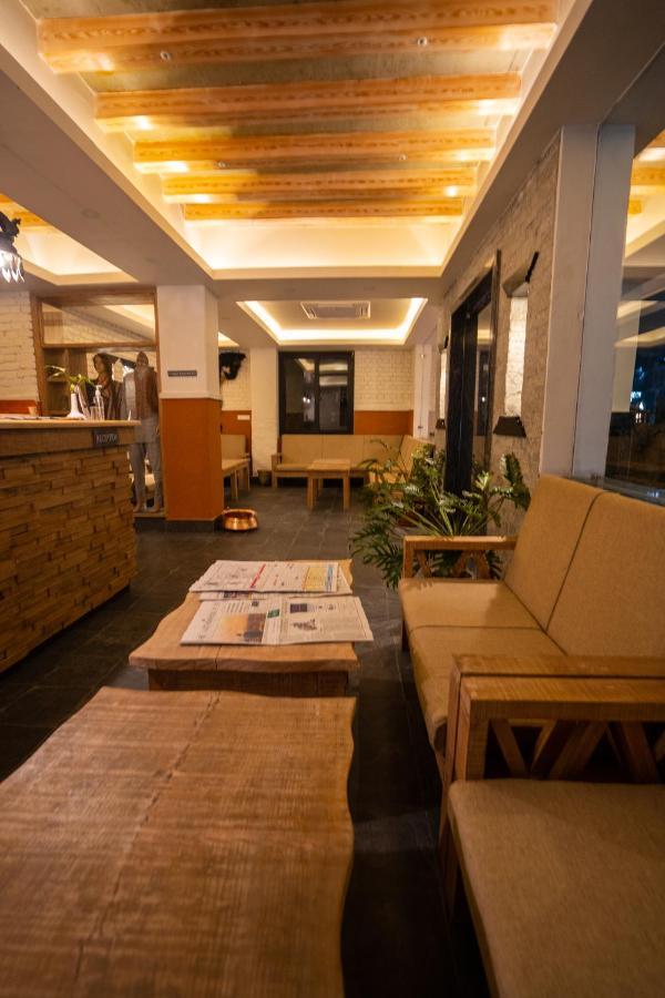 Hotel Mera Peak Private Limited Pokhara Dış mekan fotoğraf